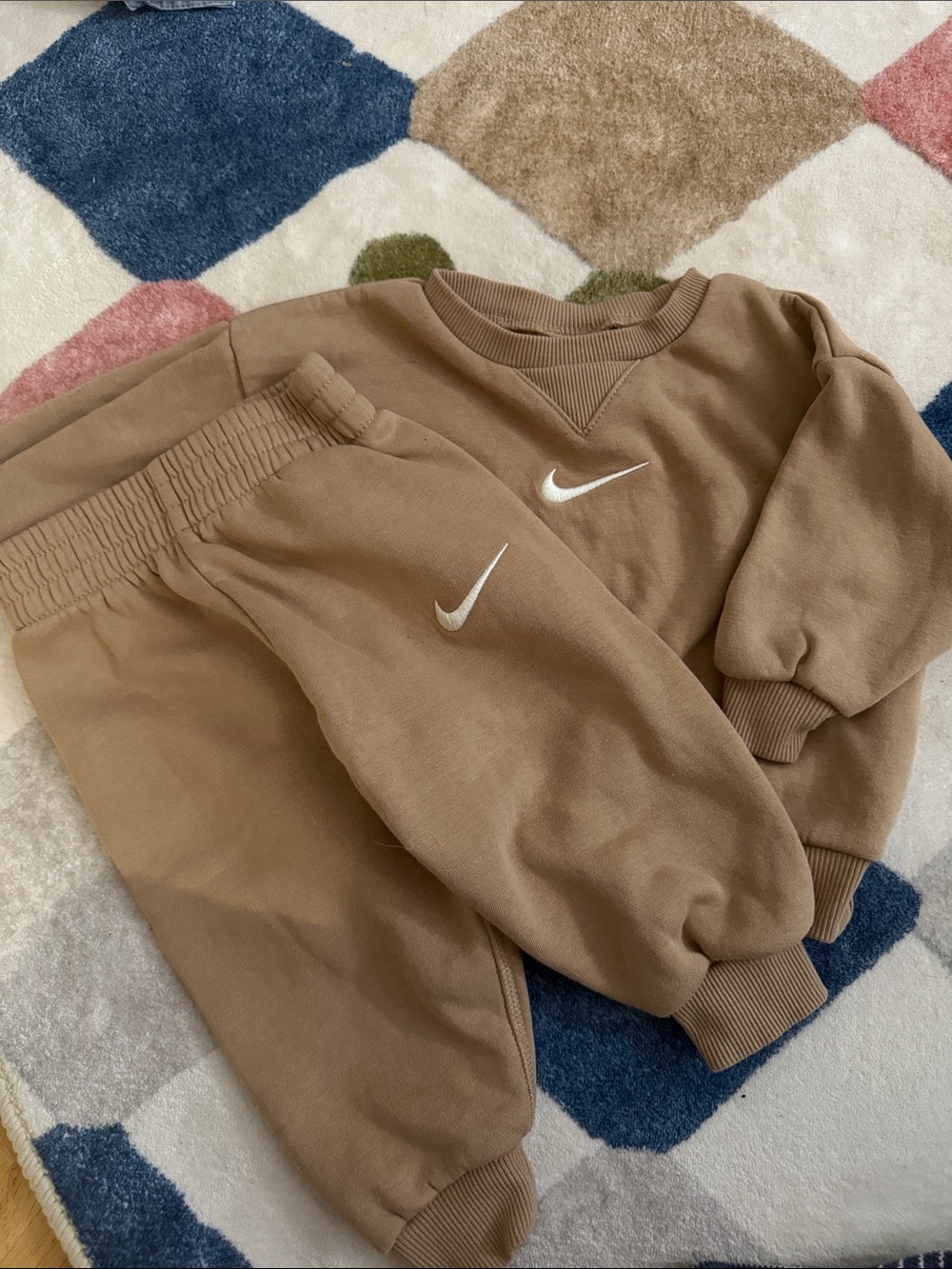 Nike Tan/Brown Crewneck Sweatshirt & Joggers Set with White Swoosh